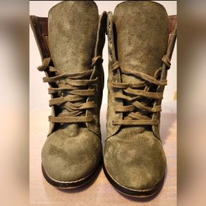 Candie's Couture Women's Block Heeled Ankle Boot